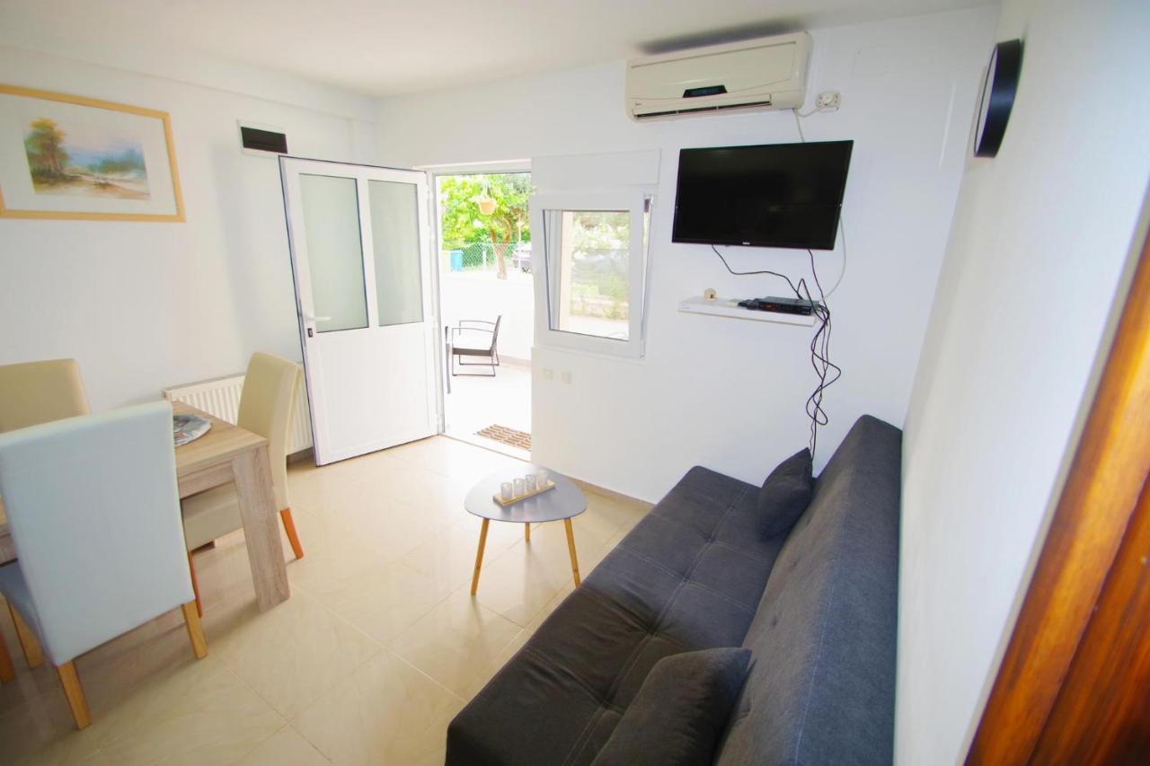 Apartment Pineta In Village Valbandon Exterior photo