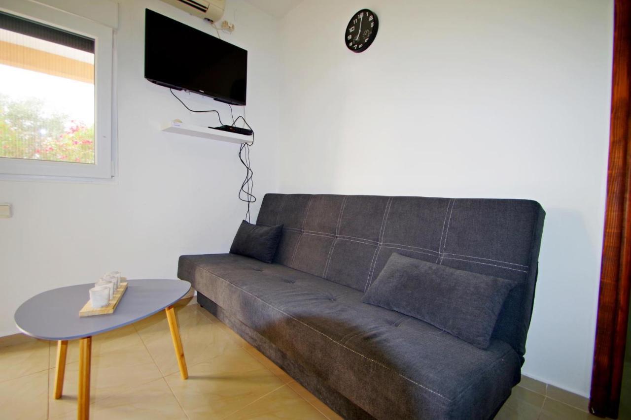 Apartment Pineta In Village Valbandon Exterior photo