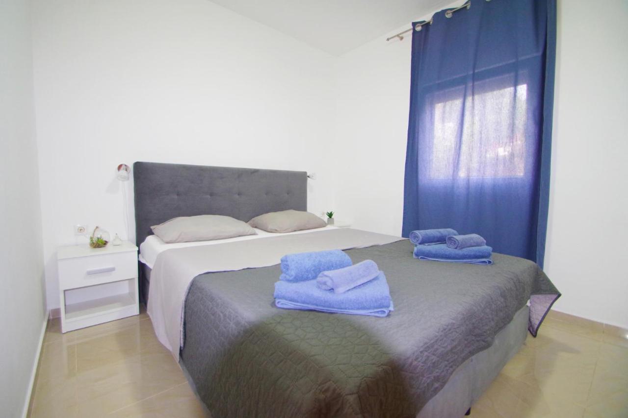 Apartment Pineta In Village Valbandon Exterior photo